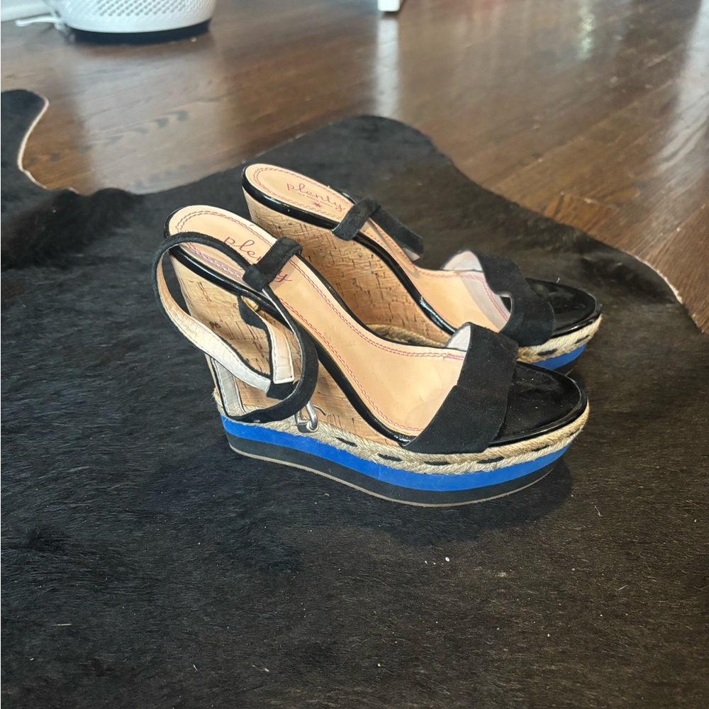 Plenty By Tracy Reese Black and Blue Tess Wedge Sandals